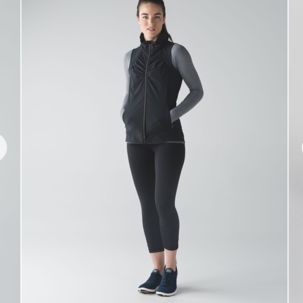 Lululemon Pack it Up Exercise Vest. Women’s Size 4